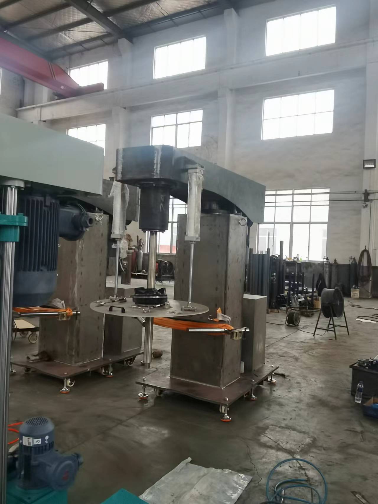 如何确定液压油缸缓冲机构的形式？ 